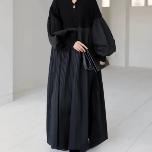 • فستان اسود