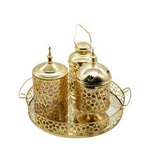صنية بمجموعة مزخرفة لرمضان