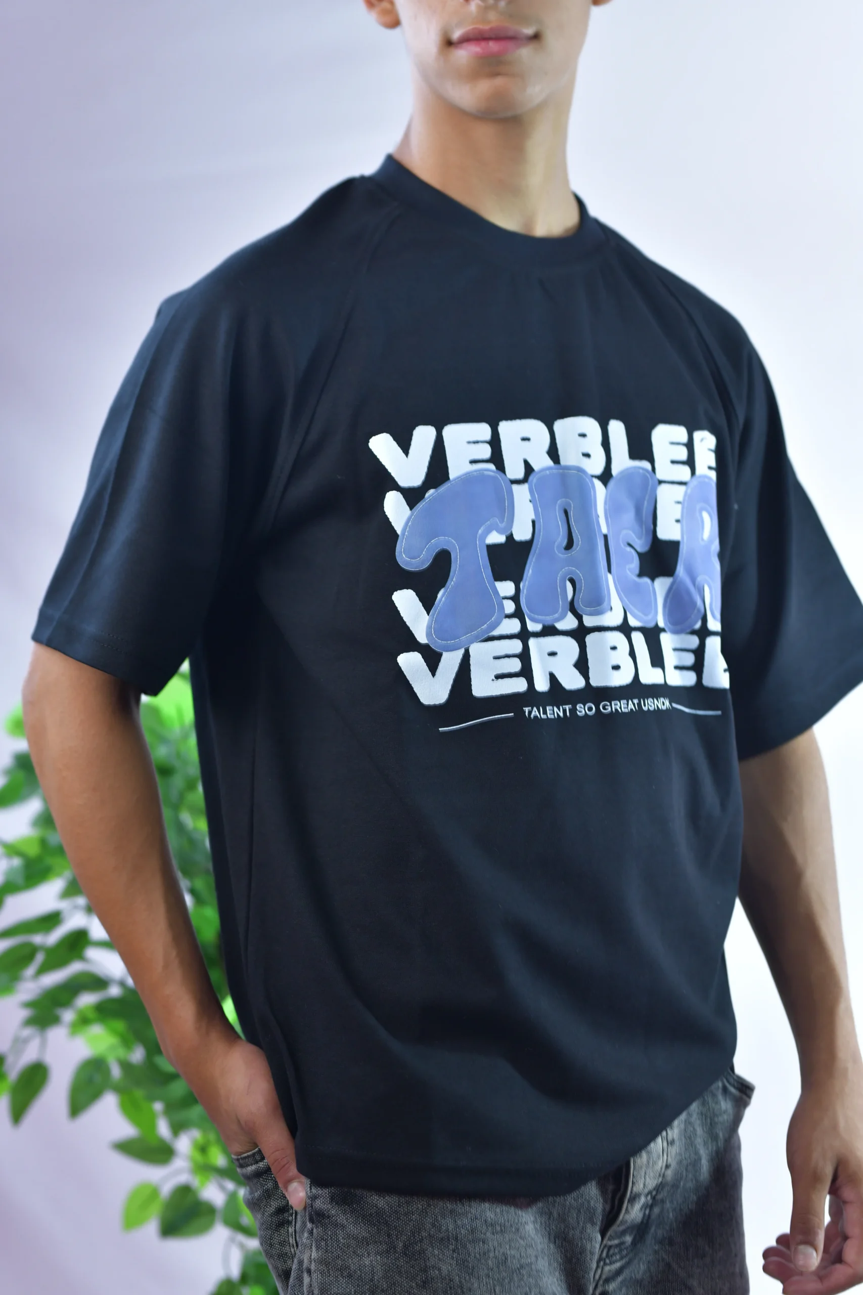 The TAER Puff-Embossed -Tee - صورة 1