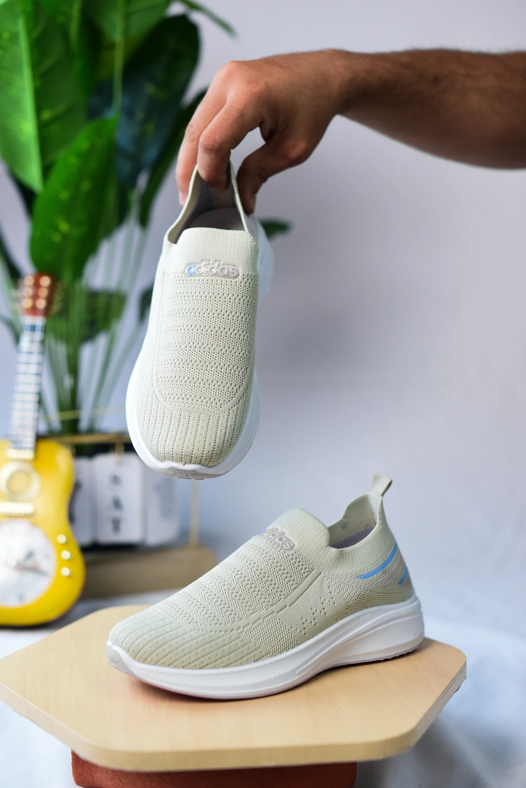 Women's slip-on athletic shoes - الصورة 3