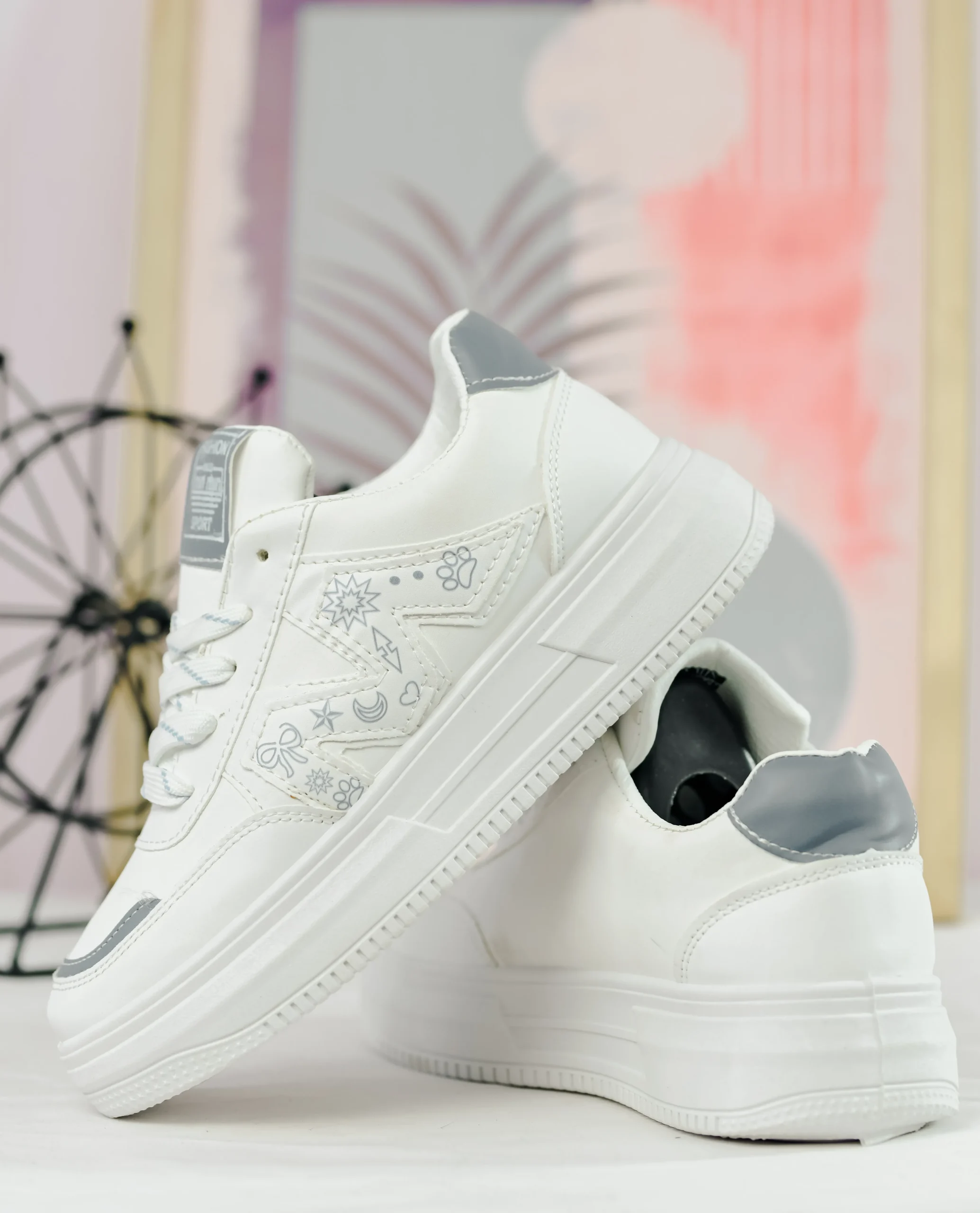 Cute Doodle Sneaker - الصورة 8