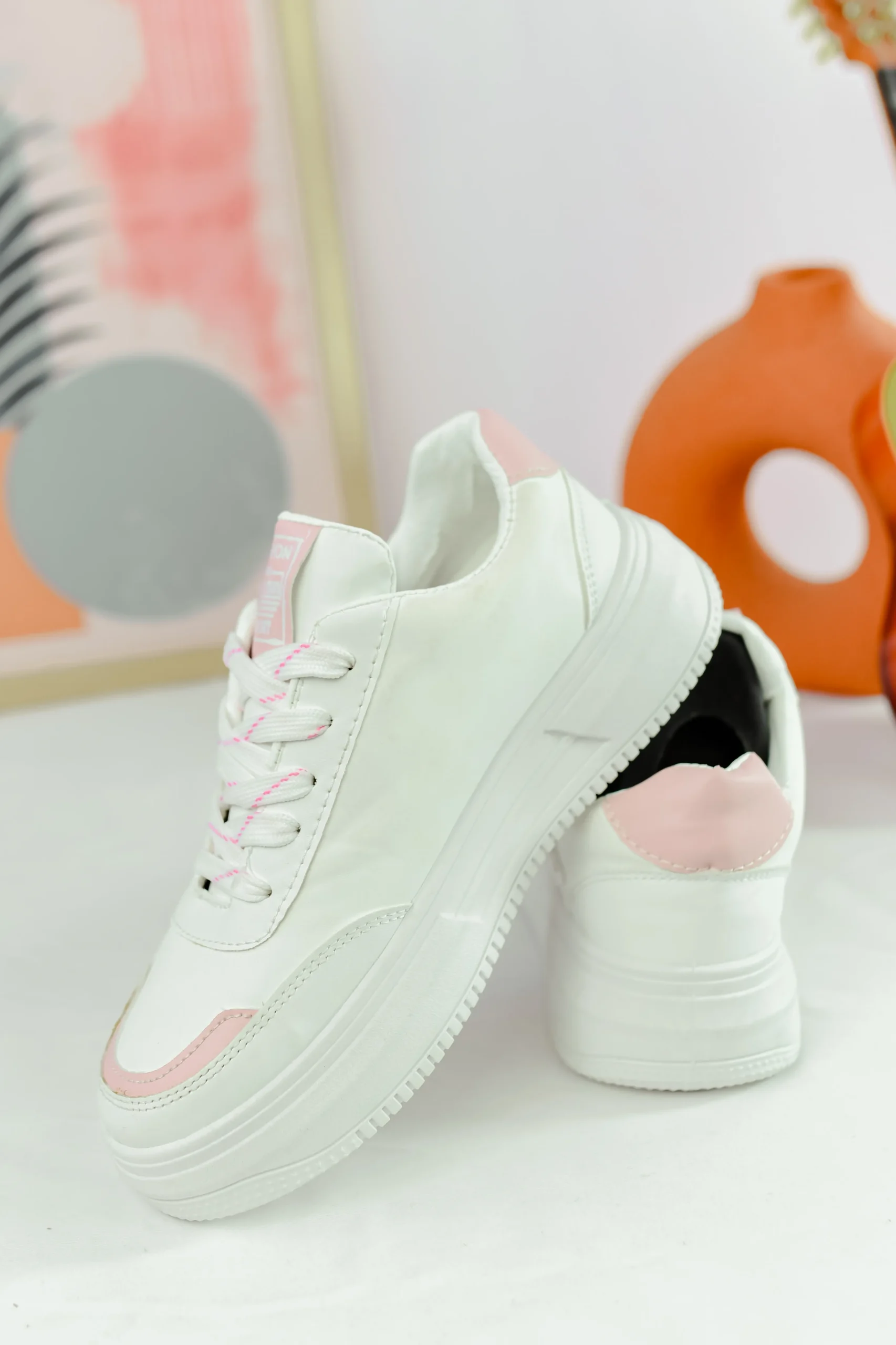 Cute Doodle Sneaker - صورة 1
