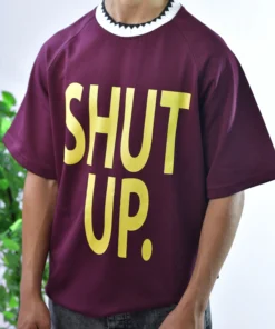 The Burgundy Statement -Tee - صورة 1