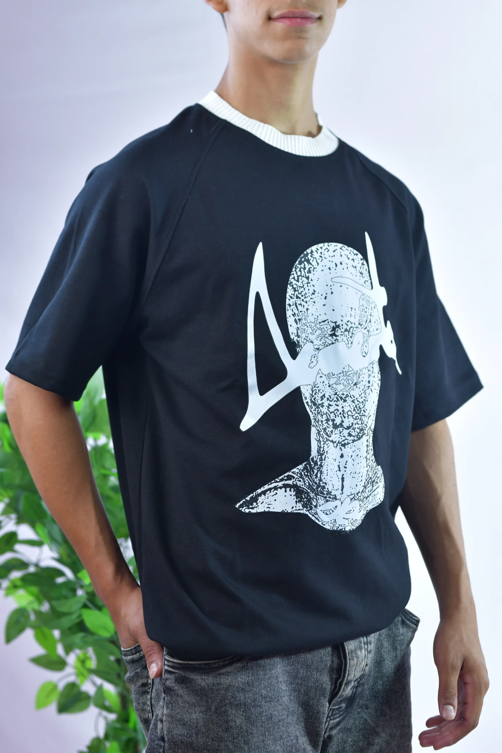 The Cyber-Gaze Tee - الصورة 6