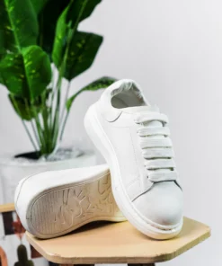 M-Queen Sneakers