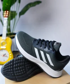 adidas running shoes - صورة 1