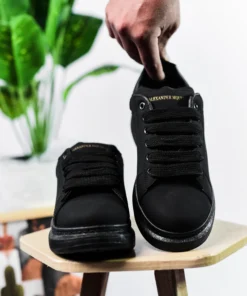 M-Queen Sneakers