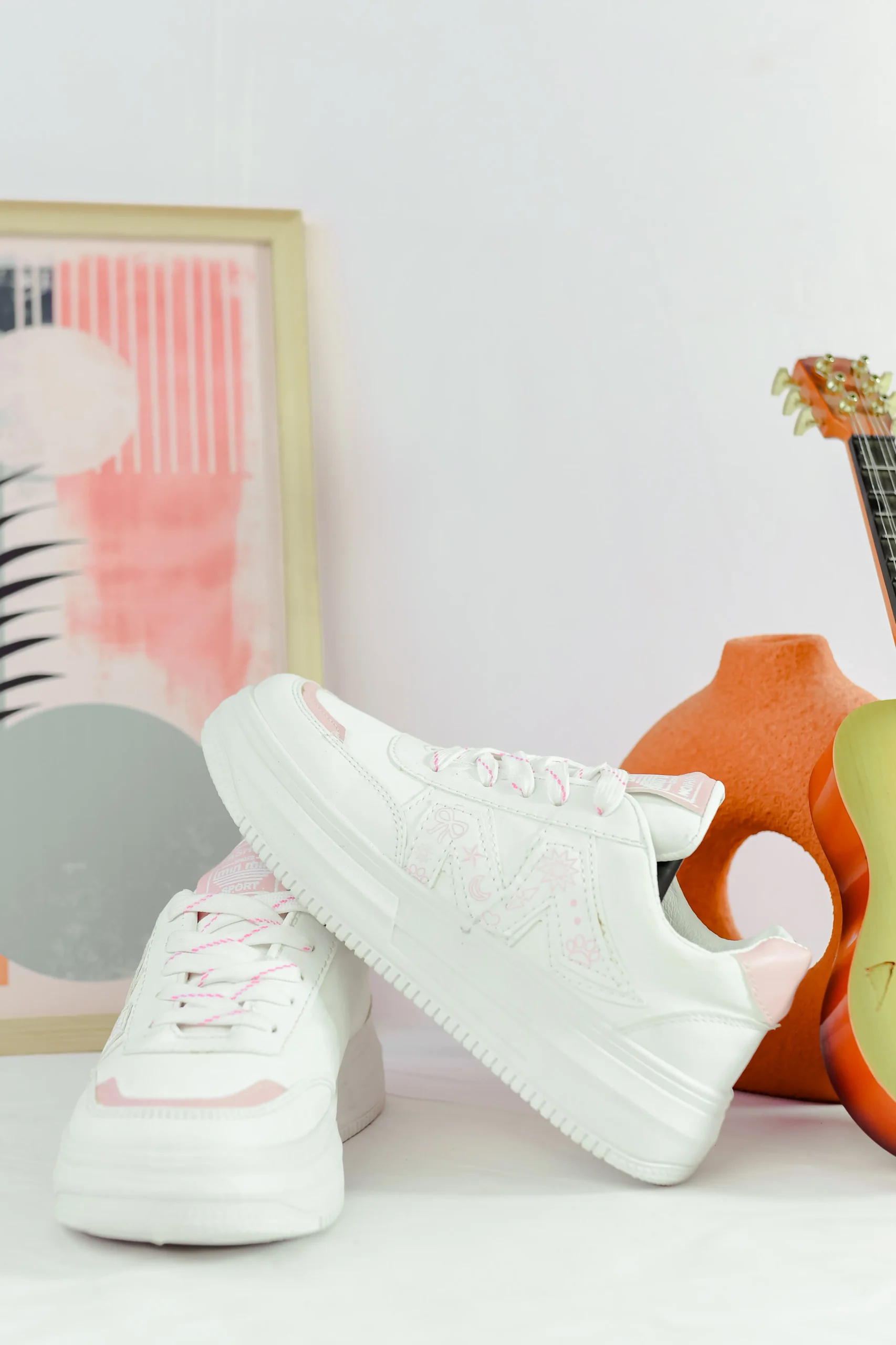 Cute Doodle Sneaker - الصورة 4